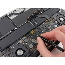 MacBook Pro 13-дюймовый дисплей Retina в начале 2013 года Замена платы контакта аккумулятора