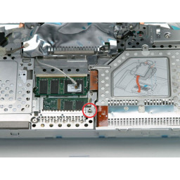 Замена оптического дисковода iBook G3 Clamshell