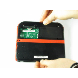 Замена задней панели Nintendo 2DS