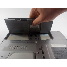 Замена батареи Toshiba Portege R205-S209