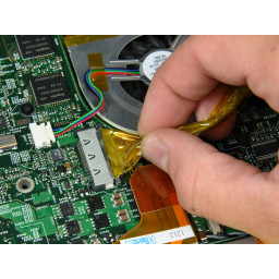 Замена дисплея PowerBook G4 из алюминия с диагональю 17 дюймов 1,67 ГГц (высокое разрешение)